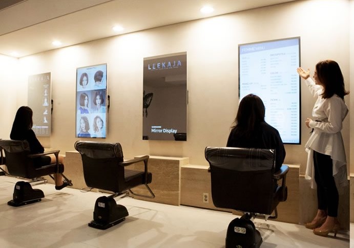 Ecran d'affichage dynamique pour institut de beauté